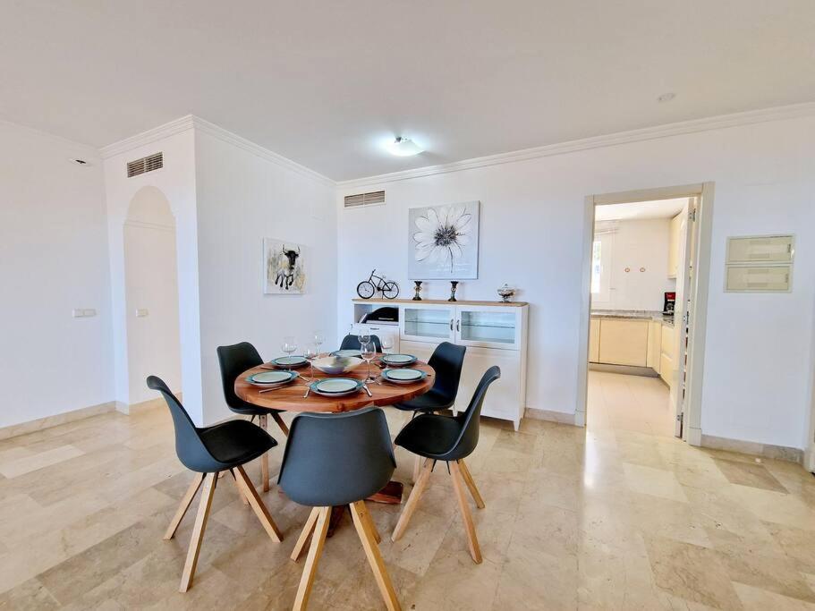 Las Palmeras Seaviews Михас Экстерьер фото
