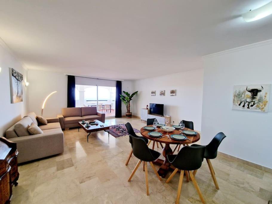 Las Palmeras Seaviews Михас Экстерьер фото